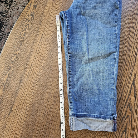 Levi's 515 Capri Cuffed Leg Medium Wash Jeans Size Women's 6 - Picture 8 of 11